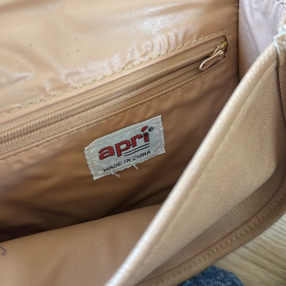 Vintage Tan Apri Purse - Picture 3 of 4